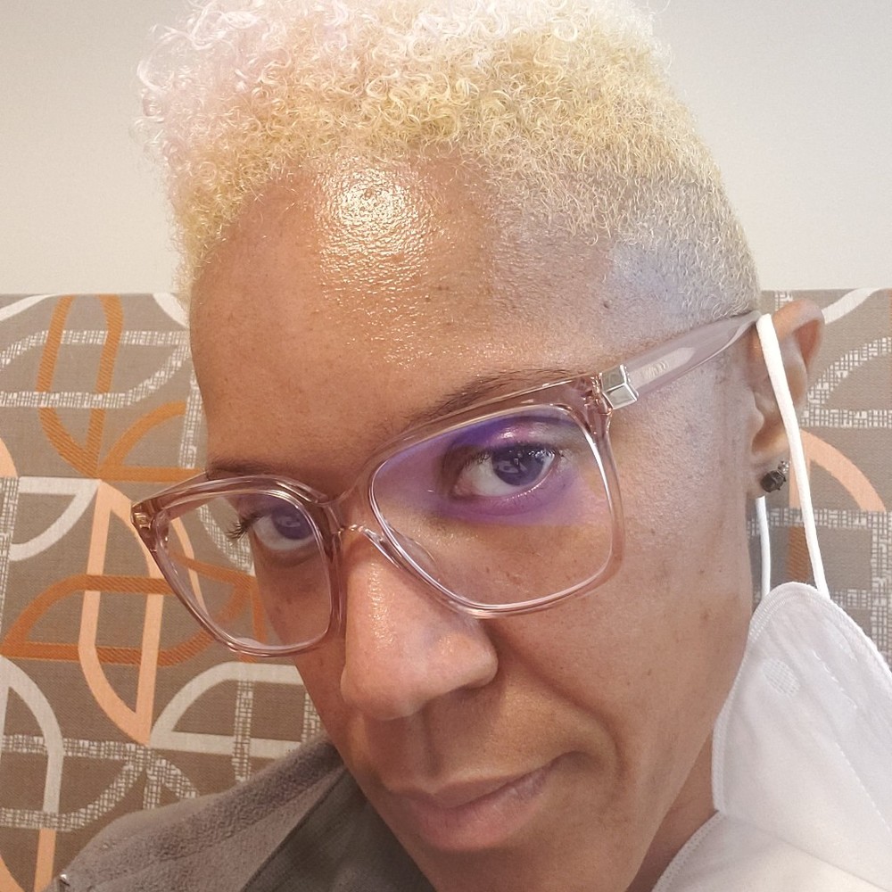 Meet your Posher, Ayesha